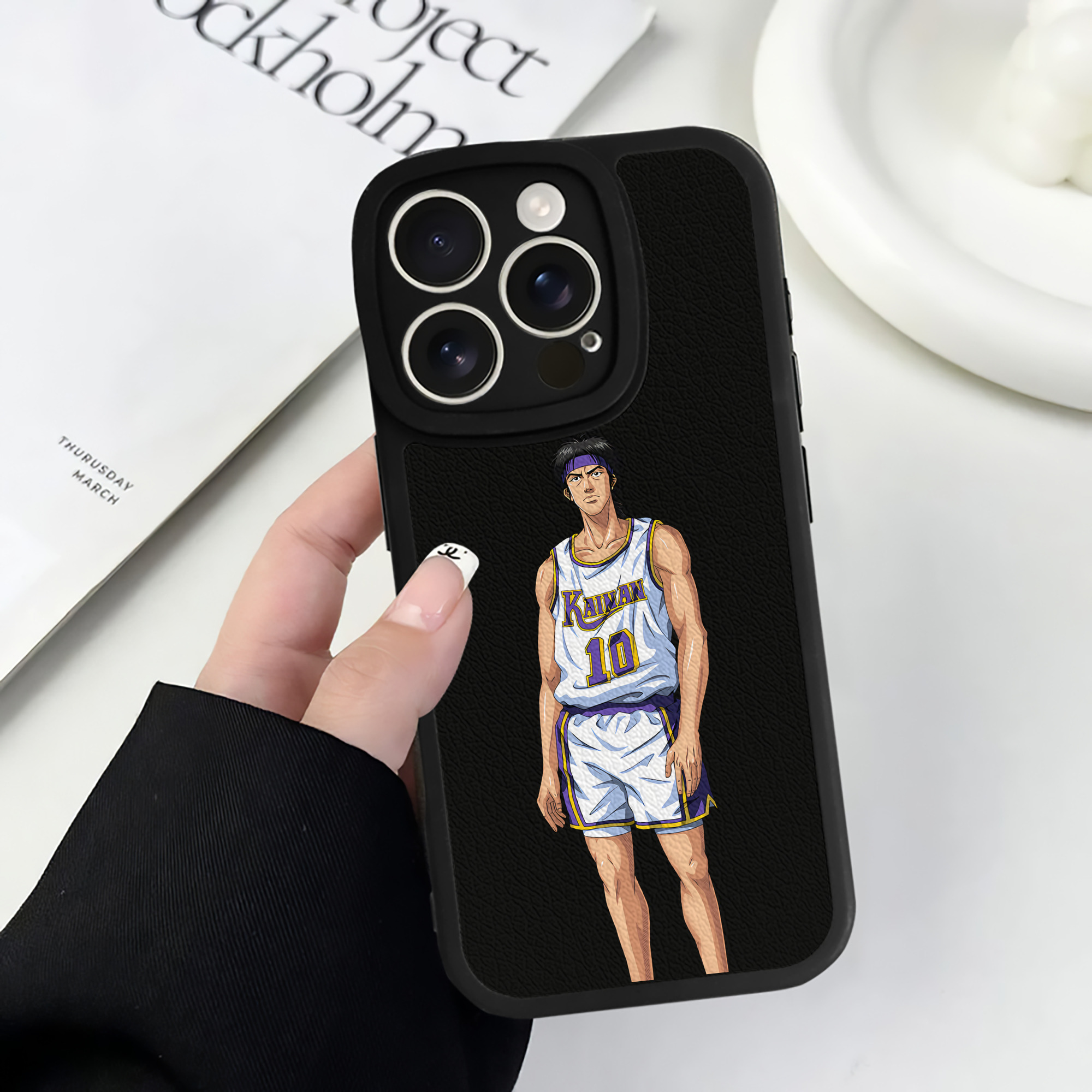 （画像用） SLAM DUNK／スラムダンク 【iPhone 16シリーズ対応】シリコンスマホケース（レザー調） 材質：シリコン